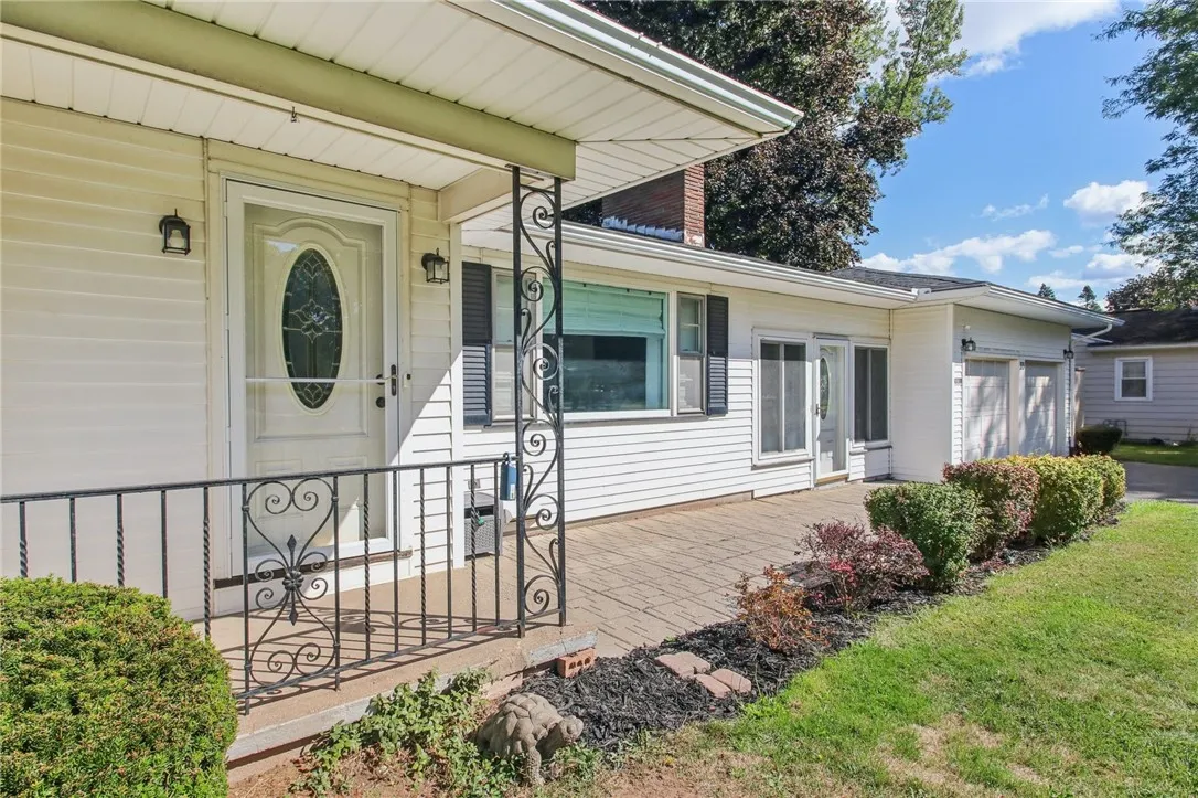 33 Wedgewood Drive, Gates, New York 14624, Gates, New York 14624, 2 Bedrooms Bedrooms, 6 Rooms Rooms,2 BathroomsBathrooms,Residential,Closed,33 Wedgewood Drive, Gates, New York 14624,0,R1636297
