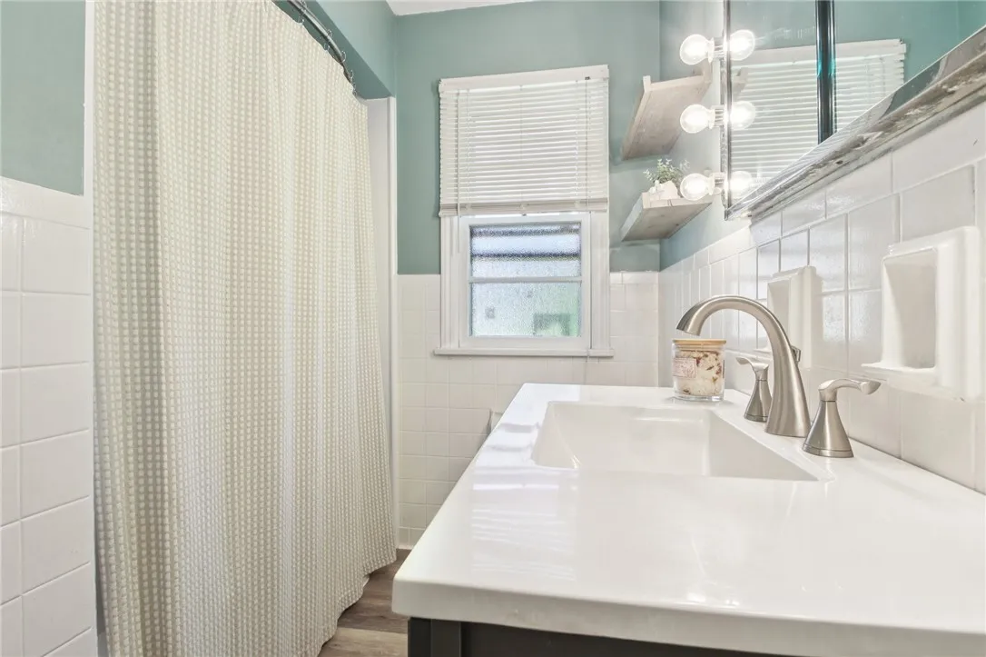 33 Wedgewood Drive, Gates, New York 14624, Gates, New York 14624, 2 Bedrooms Bedrooms, 6 Rooms Rooms,2 BathroomsBathrooms,Residential,Closed,33 Wedgewood Drive, Gates, New York 14624,0,R1636297