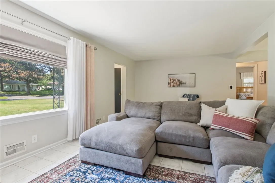 33 Wedgewood Drive, Gates, New York 14624, Gates, New York 14624, 2 Bedrooms Bedrooms, 6 Rooms Rooms,2 BathroomsBathrooms,Residential,Closed,33 Wedgewood Drive, Gates, New York 14624,0,R1636297