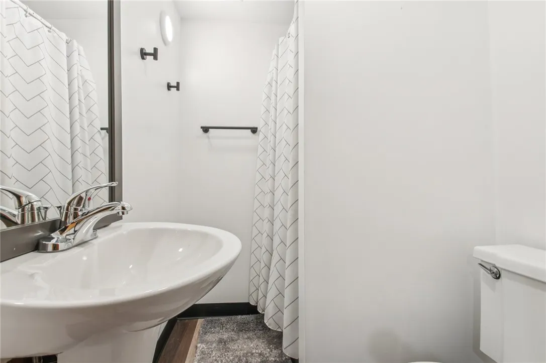33 Wedgewood Drive, Gates, New York 14624, Gates, New York 14624, 2 Bedrooms Bedrooms, 6 Rooms Rooms,2 BathroomsBathrooms,Residential,Closed,33 Wedgewood Drive, Gates, New York 14624,0,R1636297