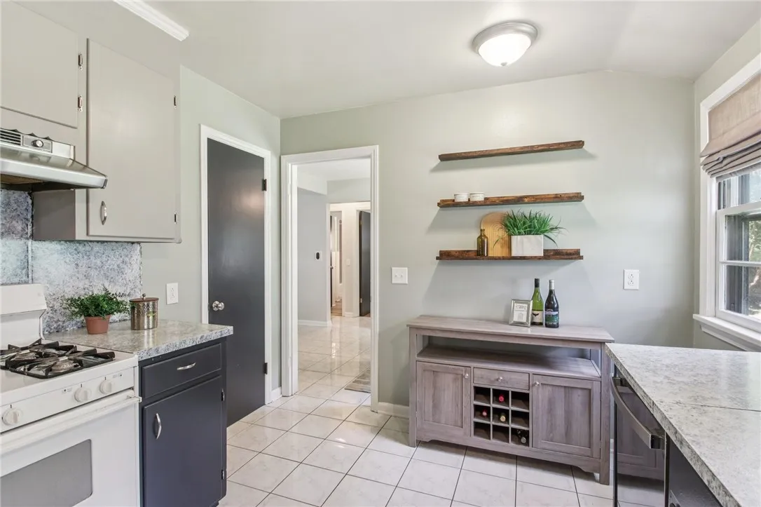 33 Wedgewood Drive, Gates, New York 14624, Gates, New York 14624, 2 Bedrooms Bedrooms, 6 Rooms Rooms,2 BathroomsBathrooms,Residential,Closed,33 Wedgewood Drive, Gates, New York 14624,0,R1636297