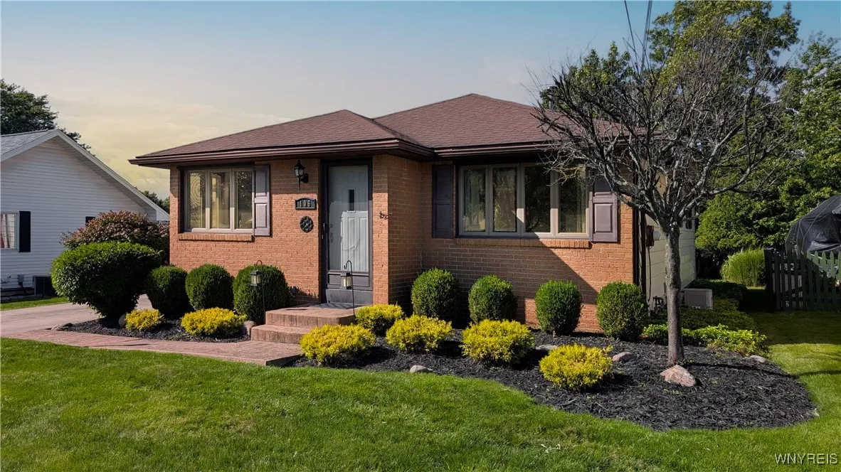 106 Laurelton Drive, West Seneca, New York 14224, West Seneca, New York 14224, 3 Bedrooms Bedrooms, 7 Rooms Rooms,1 BathroomBathrooms,Residential,Closed,106 Laurelton Drive, West Seneca, New York 14224,0,B1636018