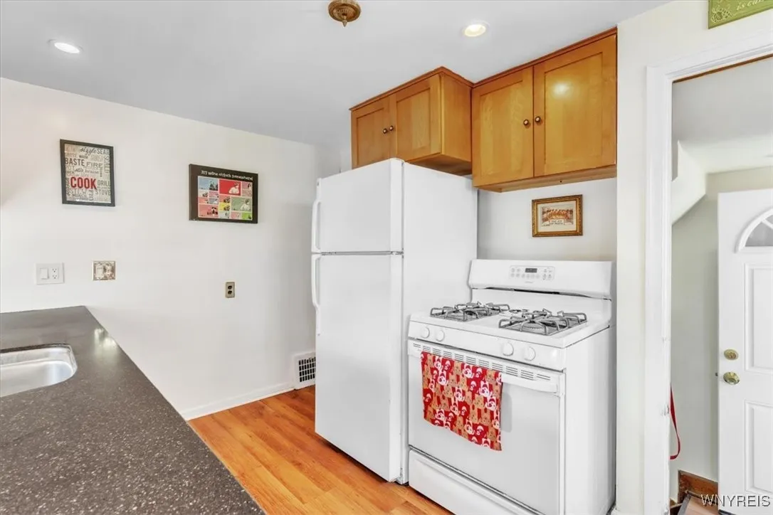 96 Fairbanks Avenue, Tonawanda, New York 14223, Tonawanda, New York 14223, 3 Bedrooms Bedrooms, 6 Rooms Rooms,2 BathroomsBathrooms,Residential,Closed,96 Fairbanks Avenue, Tonawanda, New York 14223,0,B1636695
