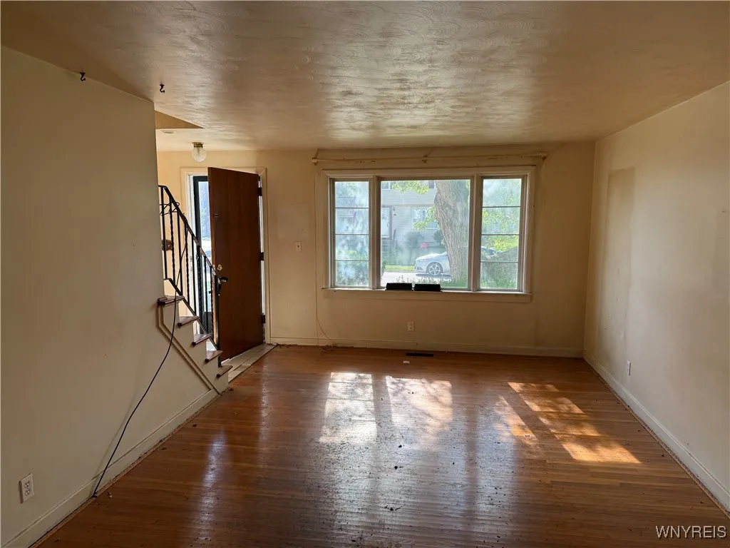 47 Brookville Drive, Tonawanda, New York 14150, Tonawanda, New York 14150, 3 Bedrooms Bedrooms, 7 Rooms Rooms,1 BathroomBathrooms,Residential,Closed,47 Brookville Drive, Tonawanda, New York 14150,0,B1636887