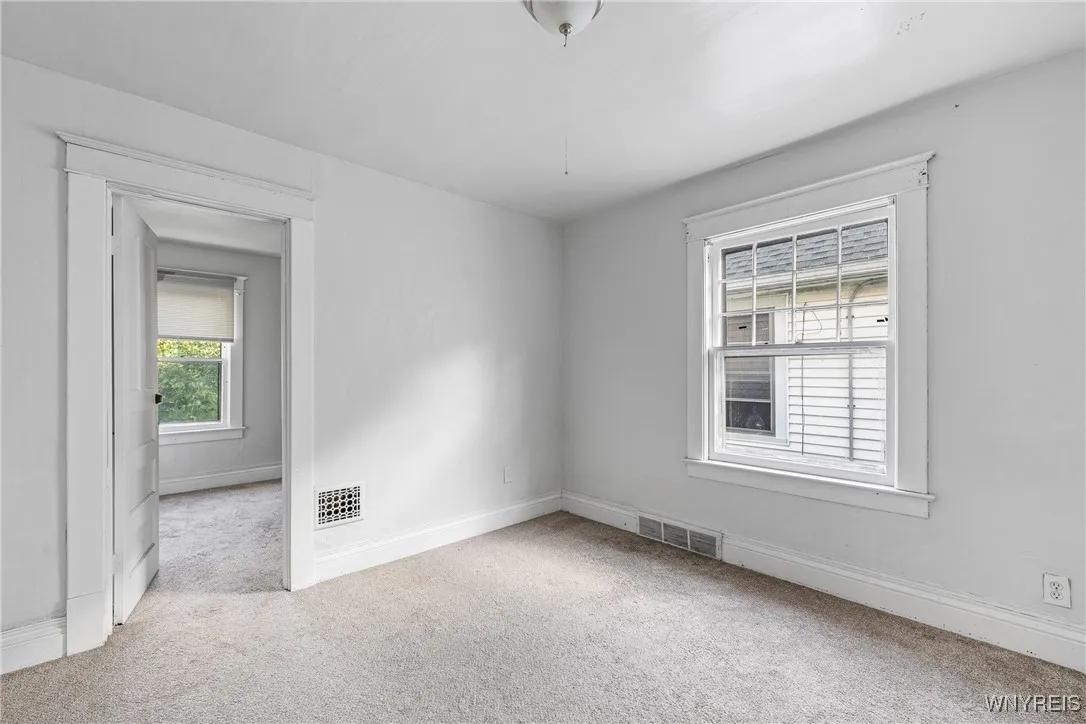 23 Wyandotte Avenue, Buffalo, New York 14207, Buffalo, New York 14207, 4 Bedrooms Bedrooms, ,2 BathroomsBathrooms,Residential,For Sale,23 Wyandotte Avenue, Buffalo, New York 14207,0,B1636760