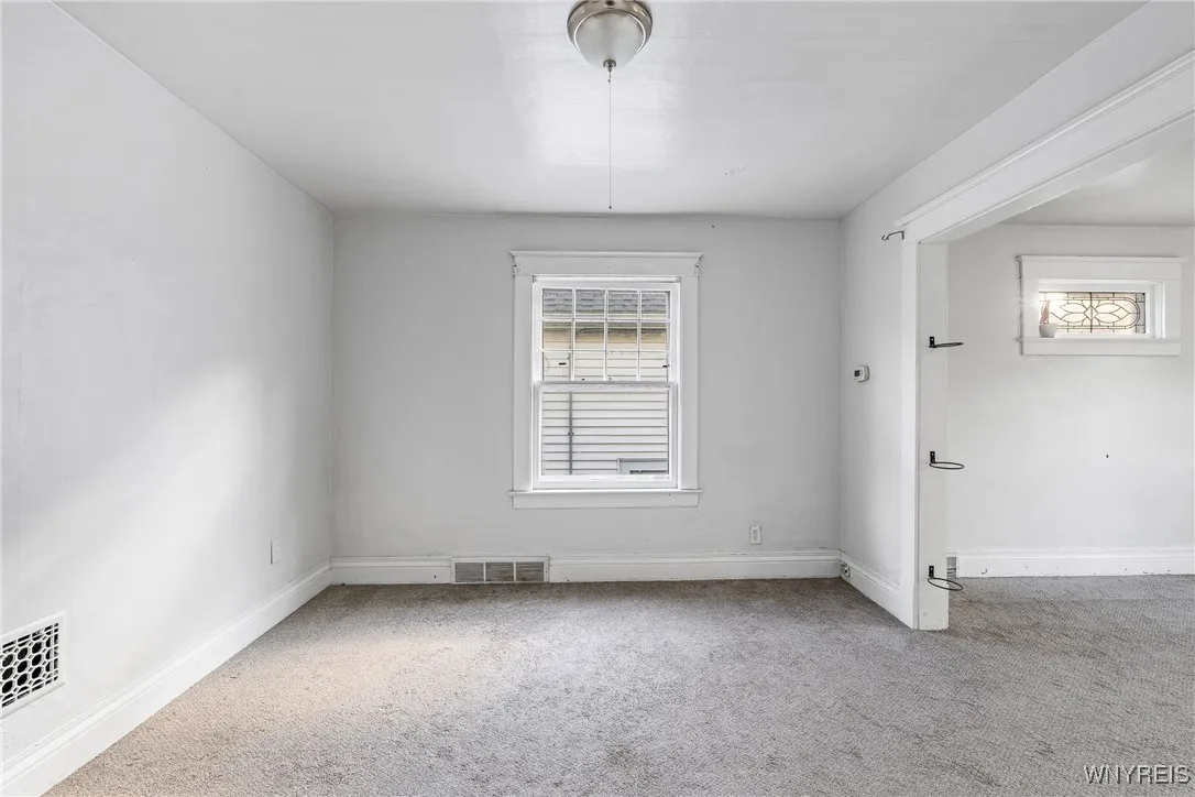 23 Wyandotte Avenue, Buffalo, New York 14207, Buffalo, New York 14207, 4 Bedrooms Bedrooms, ,2 BathroomsBathrooms,Residential,For Sale,23 Wyandotte Avenue, Buffalo, New York 14207,0,B1636760