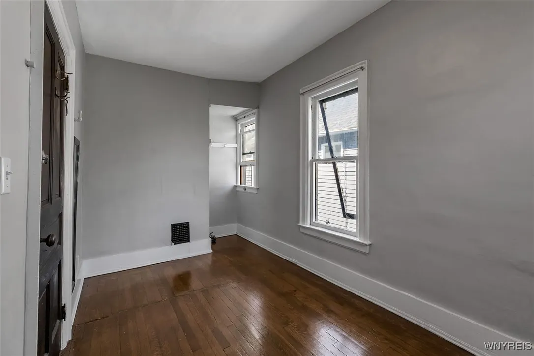 823 Ashland Avenue, Buffalo, New York 14222, Buffalo, New York 14222, 6 Bedrooms Bedrooms, ,2 BathroomsBathrooms,Residential,For Sale,823 Ashland Avenue, Buffalo, New York 14222,0,B1636624