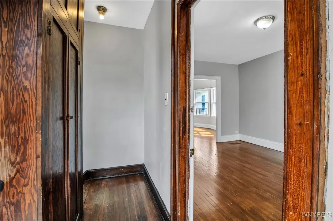 823 Ashland Avenue, Buffalo, New York 14222, Buffalo, New York 14222, 6 Bedrooms Bedrooms, ,2 BathroomsBathrooms,Residential,For Sale,823 Ashland Avenue, Buffalo, New York 14222,0,B1636624