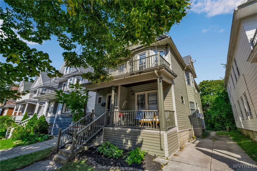 823 Ashland Avenue, Buffalo, New York 14222, Buffalo, New York 14222, 6 Bedrooms Bedrooms, ,2 BathroomsBathrooms,Residential,For Sale,823 Ashland Avenue, Buffalo, New York 14222,0,B1636624