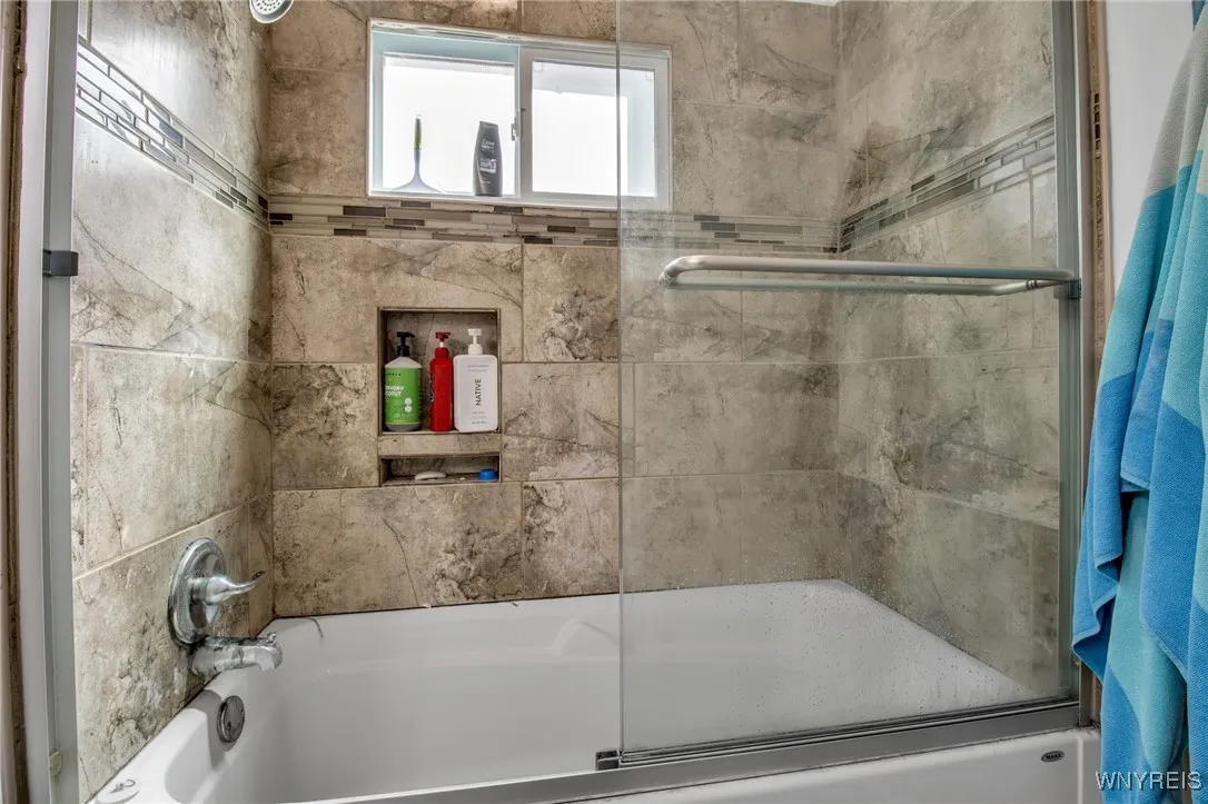823 Ashland Avenue, Buffalo, New York 14222, Buffalo, New York 14222, 6 Bedrooms Bedrooms, ,2 BathroomsBathrooms,Residential,For Sale,823 Ashland Avenue, Buffalo, New York 14222,0,B1636624