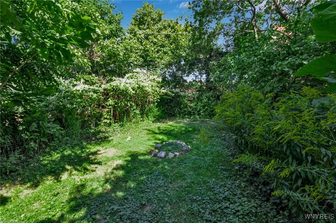 823 Ashland Avenue, Buffalo, New York 14222, Buffalo, New York 14222, 6 Bedrooms Bedrooms, ,2 BathroomsBathrooms,Residential,For Sale,823 Ashland Avenue, Buffalo, New York 14222,0,B1636624