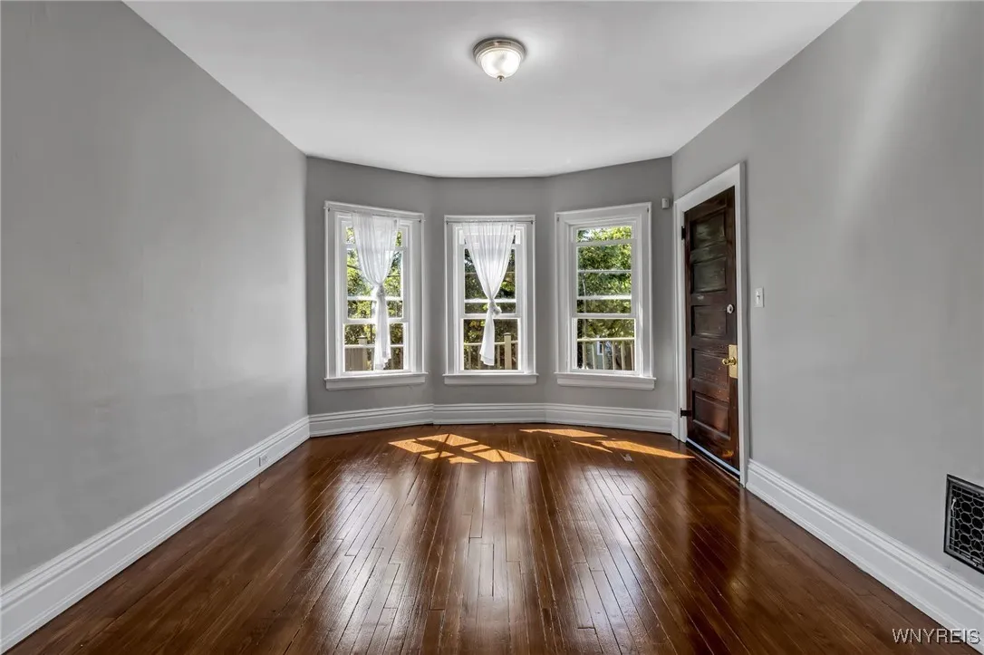 823 Ashland Avenue, Buffalo, New York 14222, Buffalo, New York 14222, 6 Bedrooms Bedrooms, ,2 BathroomsBathrooms,Residential,For Sale,823 Ashland Avenue, Buffalo, New York 14222,0,B1636624