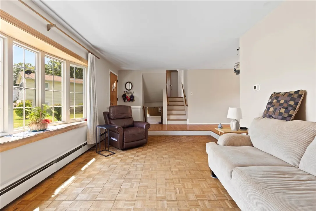 29 Bermuda Circle, Henrietta, New York 14623, Henrietta, New York 14623, 3 Bedrooms Bedrooms, 7 Rooms Rooms,1 BathroomBathrooms,Residential,Closed,29 Bermuda Circle, Henrietta, New York 14623,0,R1628922