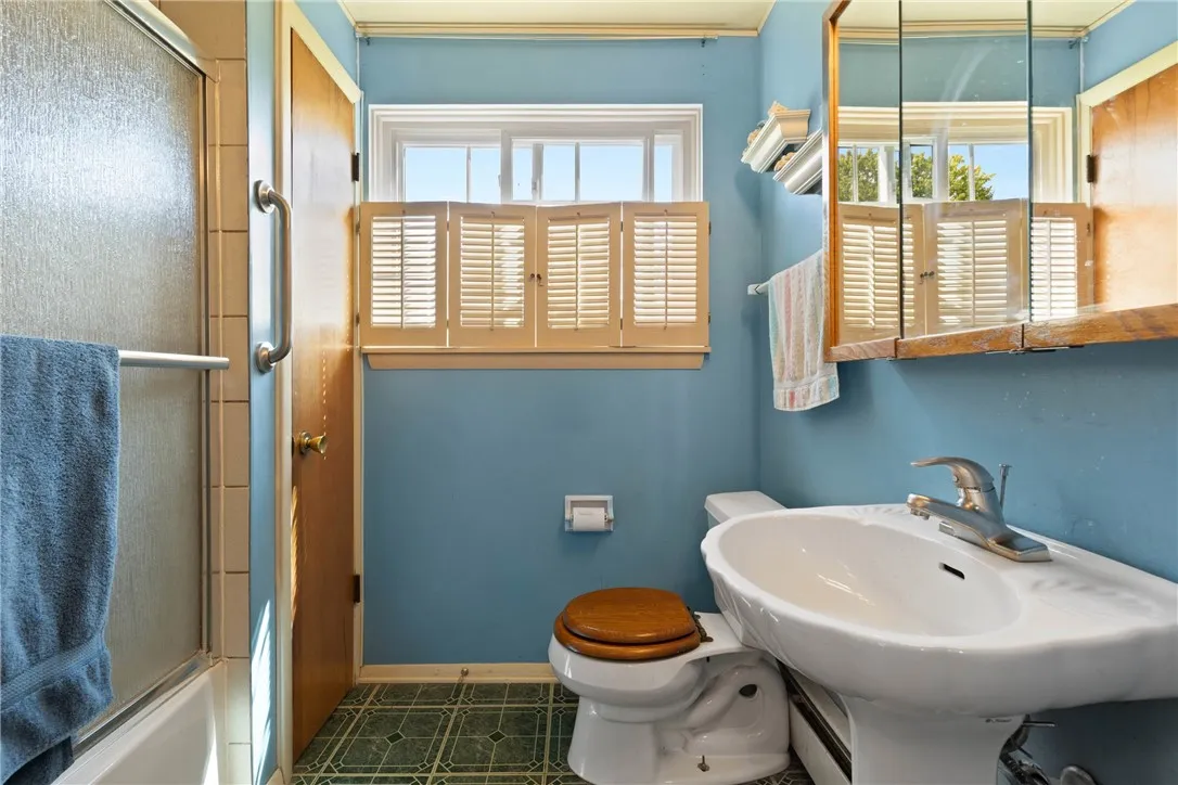 29 Bermuda Circle, Henrietta, New York 14623, Henrietta, New York 14623, 3 Bedrooms Bedrooms, 7 Rooms Rooms,1 BathroomBathrooms,Residential,Closed,29 Bermuda Circle, Henrietta, New York 14623,0,R1628922