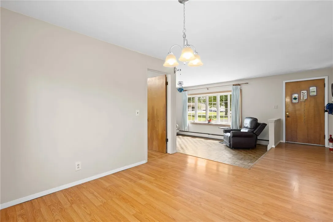 29 Bermuda Circle, Henrietta, New York 14623, Henrietta, New York 14623, 3 Bedrooms Bedrooms, 7 Rooms Rooms,1 BathroomBathrooms,Residential,Closed,29 Bermuda Circle, Henrietta, New York 14623,0,R1628922