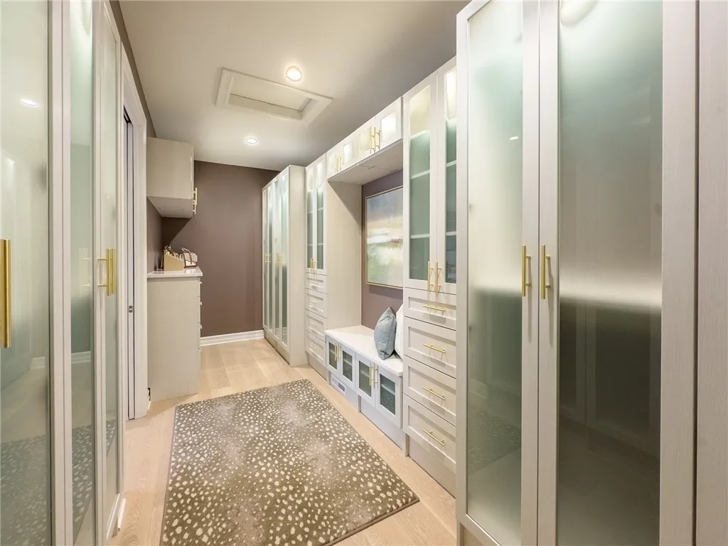 10 Pendleton Hill Road, Brighton, New York 14618, Brighton, New York 14618, 4 Bedrooms Bedrooms, 8 Rooms Rooms,4 BathroomsBathrooms,Residential,For Sale,10 Pendleton Hill Road, Brighton, New York 14618,0,R1636876