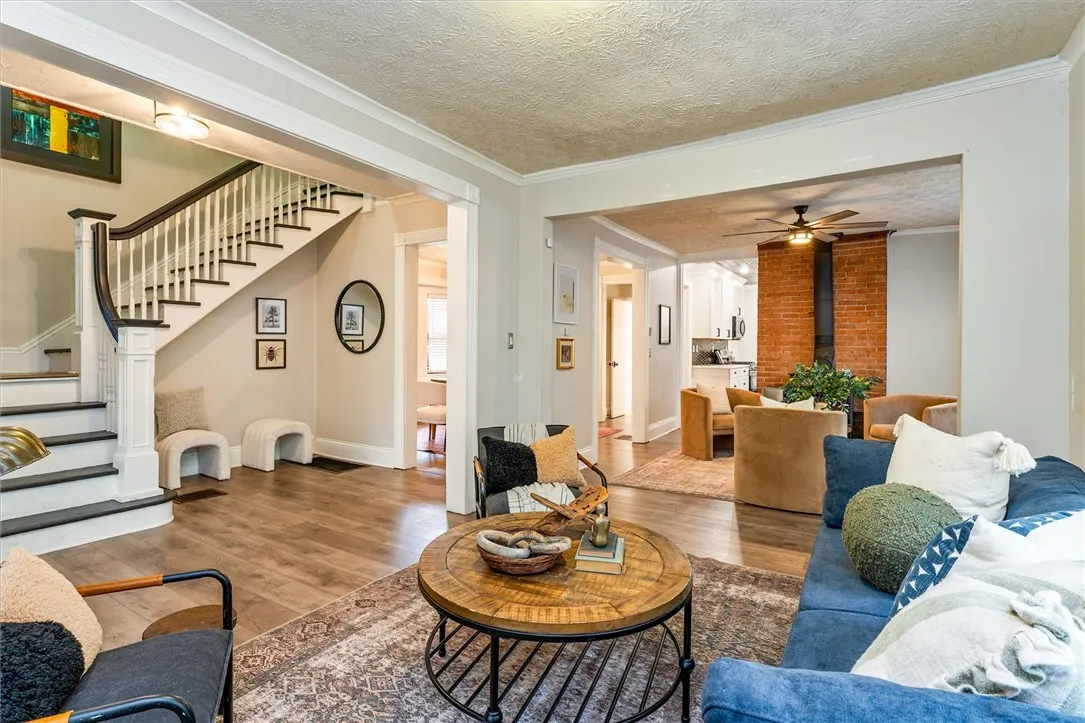 43 Amherst Street, Rochester, New York 14607, Rochester, New York 14607, 4 Bedrooms Bedrooms, 10 Rooms Rooms,2 BathroomsBathrooms,Residential,Closed,43 Amherst Street, Rochester, New York 14607,0,R1636157