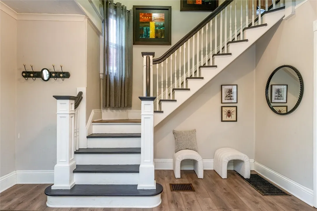 43 Amherst Street, Rochester, New York 14607, Rochester, New York 14607, 4 Bedrooms Bedrooms, 10 Rooms Rooms,2 BathroomsBathrooms,Residential,Closed,43 Amherst Street, Rochester, New York 14607,0,R1636157