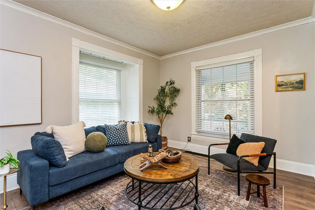 43 Amherst Street, Rochester, New York 14607, Rochester, New York 14607, 4 Bedrooms Bedrooms, 10 Rooms Rooms,2 BathroomsBathrooms,Residential,Closed,43 Amherst Street, Rochester, New York 14607,0,R1636157