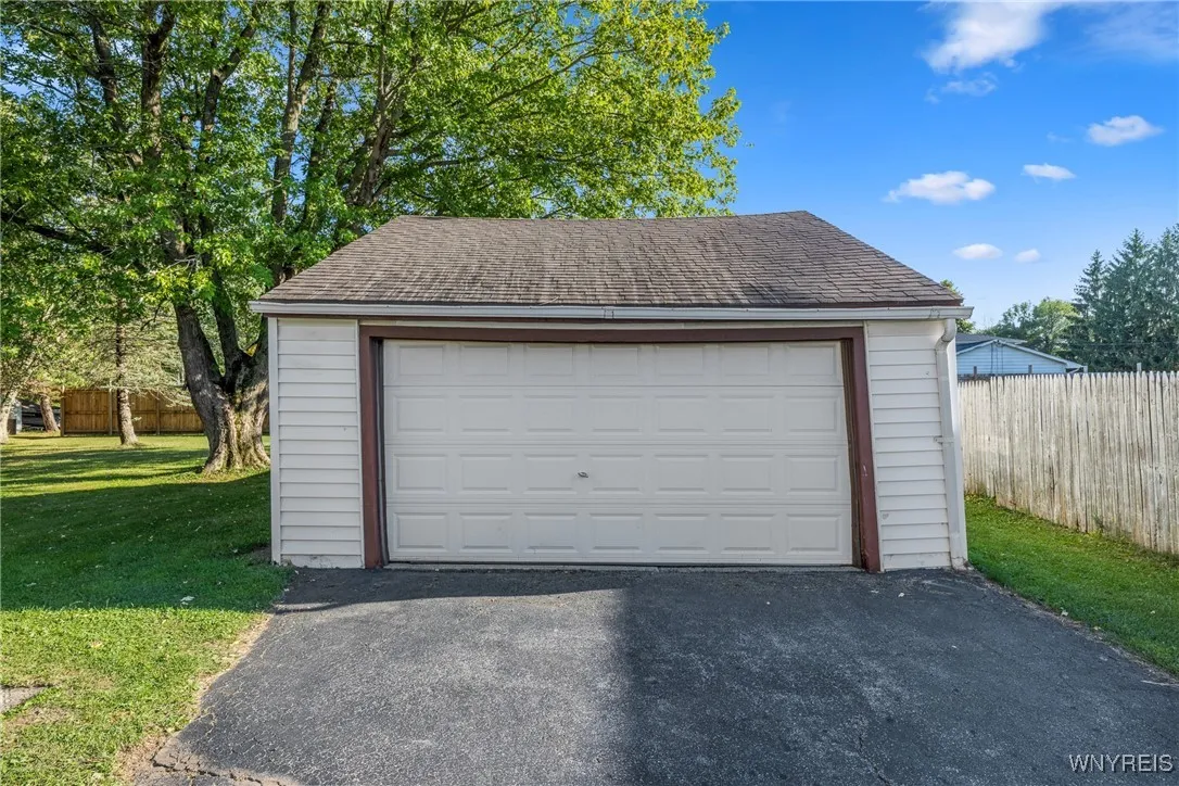 5775 Genesee St Street, Lancaster, New York 14086, Lancaster, New York 14086, 3 Bedrooms Bedrooms, 7 Rooms Rooms,1 BathroomBathrooms,Residential,For Sale,5775 Genesee St Street, Lancaster, New York 14086,0,B1636933