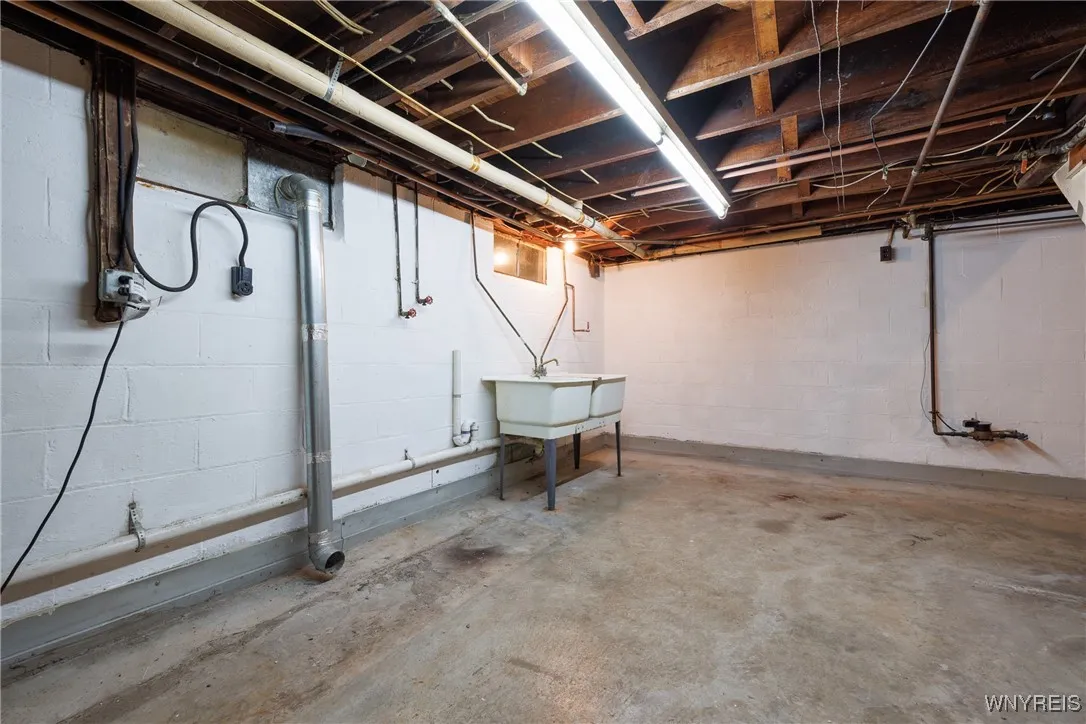 5775 Genesee St Street, Lancaster, New York 14086, Lancaster, New York 14086, 3 Bedrooms Bedrooms, 7 Rooms Rooms,1 BathroomBathrooms,Residential,For Sale,5775 Genesee St Street, Lancaster, New York 14086,0,B1636933