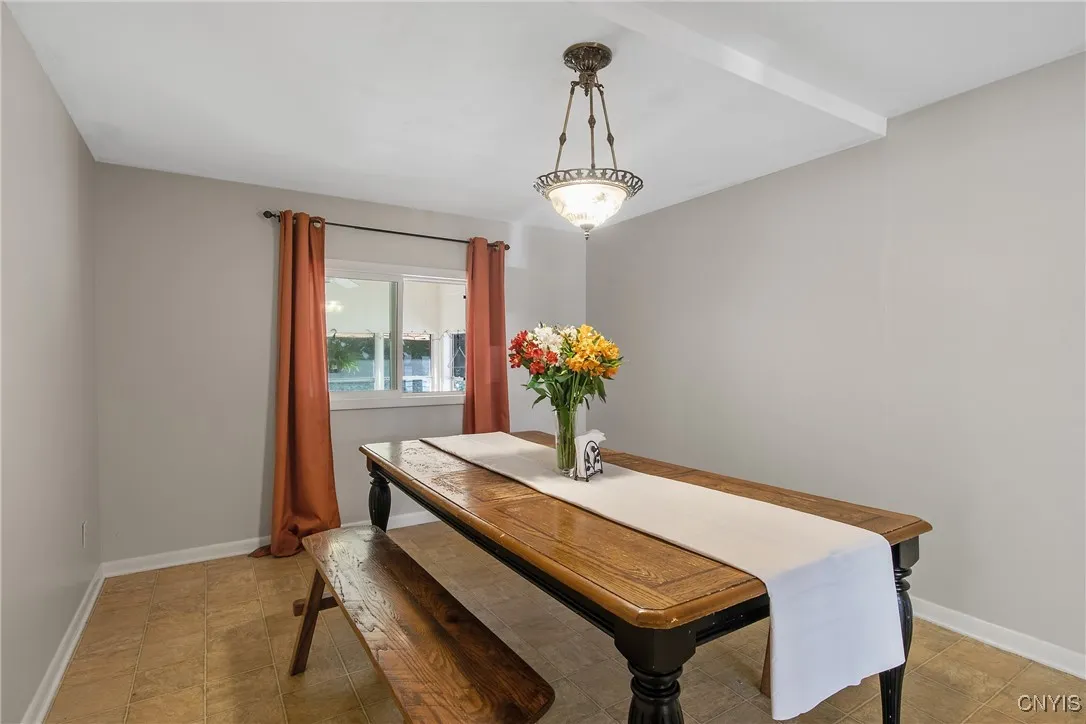 135 Charles Drive, Camillus, New York 13031, Camillus, New York 13031, 3 Bedrooms Bedrooms, 9 Rooms Rooms,1 BathroomBathrooms,Residential,Closed,135 Charles Drive, Camillus, New York 13031,0,S1636258