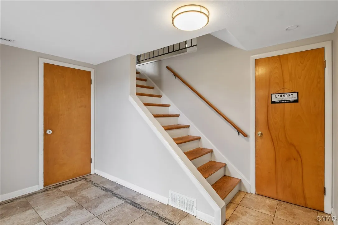 135 Charles Drive, Camillus, New York 13031, Camillus, New York 13031, 3 Bedrooms Bedrooms, 9 Rooms Rooms,1 BathroomBathrooms,Residential,Closed,135 Charles Drive, Camillus, New York 13031,0,S1636258