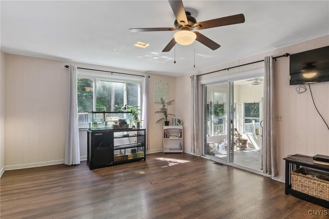 135 Charles Drive, Camillus, New York 13031, Camillus, New York 13031, 3 Bedrooms Bedrooms, 9 Rooms Rooms,1 BathroomBathrooms,Residential,Closed,135 Charles Drive, Camillus, New York 13031,0,S1636258