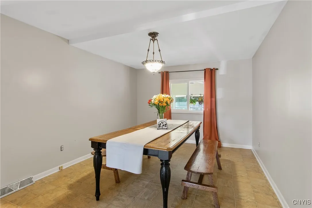135 Charles Drive, Camillus, New York 13031, Camillus, New York 13031, 3 Bedrooms Bedrooms, 9 Rooms Rooms,1 BathroomBathrooms,Residential,Closed,135 Charles Drive, Camillus, New York 13031,0,S1636258