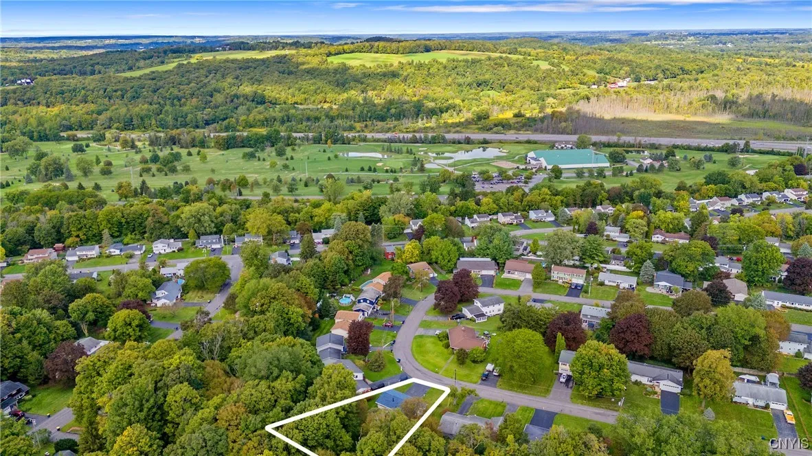 135 Charles Drive, Camillus, New York 13031, Camillus, New York 13031, 3 Bedrooms Bedrooms, 9 Rooms Rooms,1 BathroomBathrooms,Residential,Closed,135 Charles Drive, Camillus, New York 13031,0,S1636258