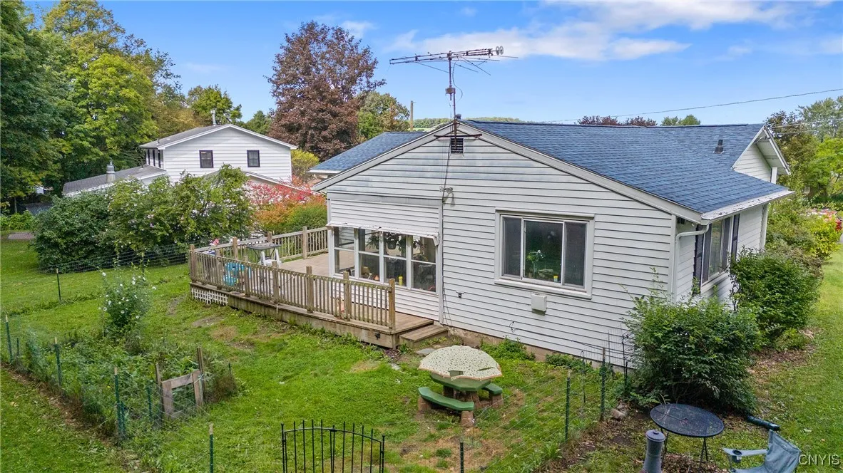 135 Charles Drive, Camillus, New York 13031, Camillus, New York 13031, 3 Bedrooms Bedrooms, 9 Rooms Rooms,1 BathroomBathrooms,Residential,Closed,135 Charles Drive, Camillus, New York 13031,0,S1636258