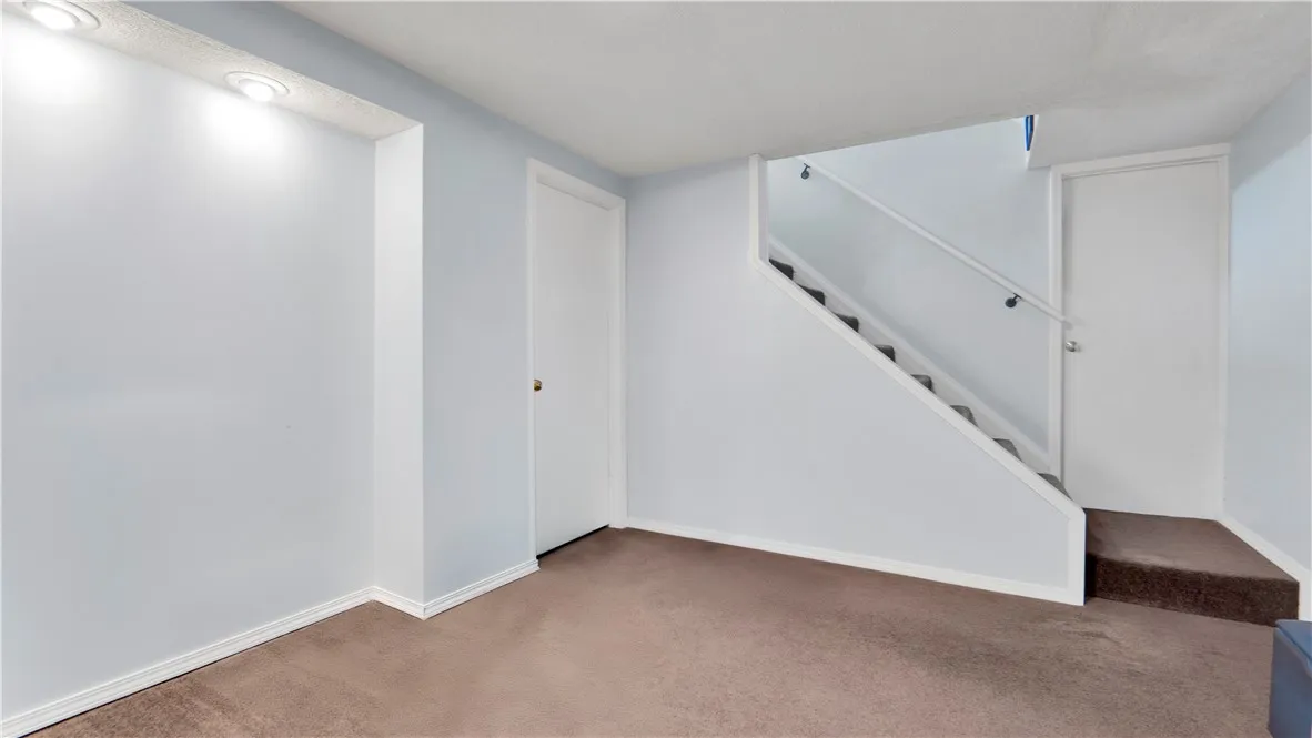 82 Constance Way West, Greece, New York 14612, Greece, New York 14612, 3 Bedrooms Bedrooms, 7 Rooms Rooms,1 BathroomBathrooms,Residential,Closed,82 Constance Way West, Greece, New York 14612,0,R1631015