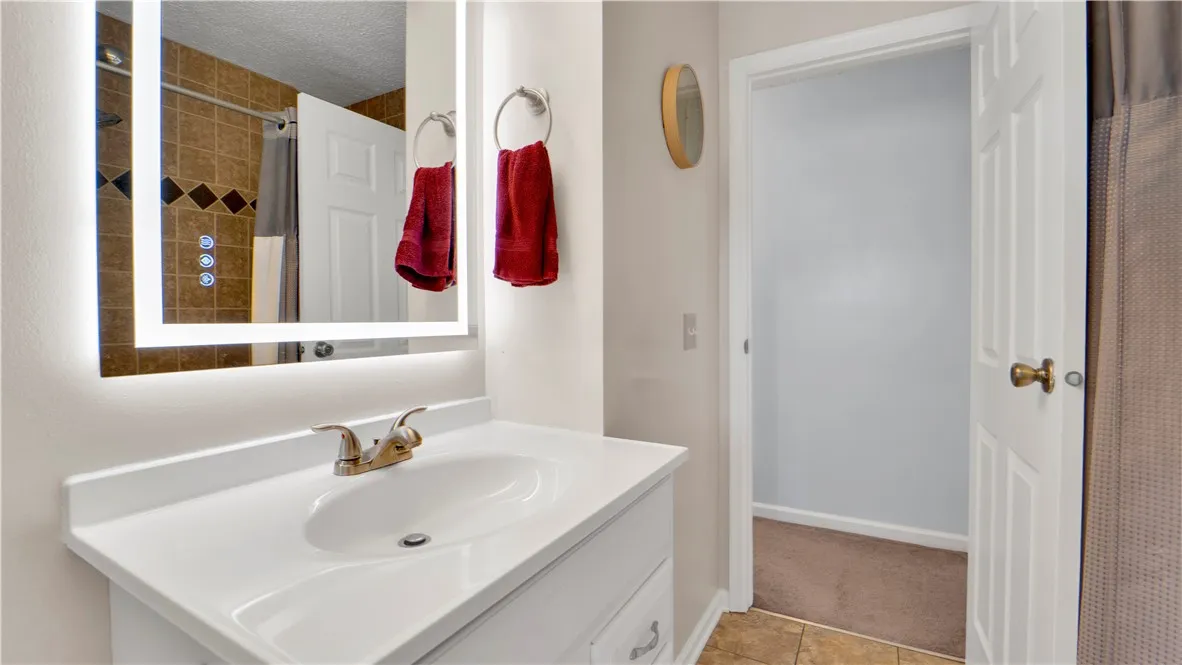 82 Constance Way West, Greece, New York 14612, Greece, New York 14612, 3 Bedrooms Bedrooms, 7 Rooms Rooms,1 BathroomBathrooms,Residential,Closed,82 Constance Way West, Greece, New York 14612,0,R1631015