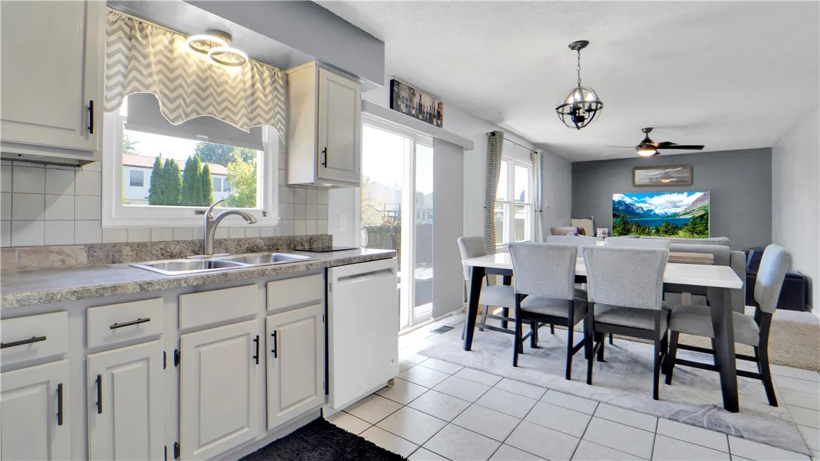 82 Constance Way West, Greece, New York 14612, Greece, New York 14612, 3 Bedrooms Bedrooms, 7 Rooms Rooms,1 BathroomBathrooms,Residential,Closed,82 Constance Way West, Greece, New York 14612,0,R1631015