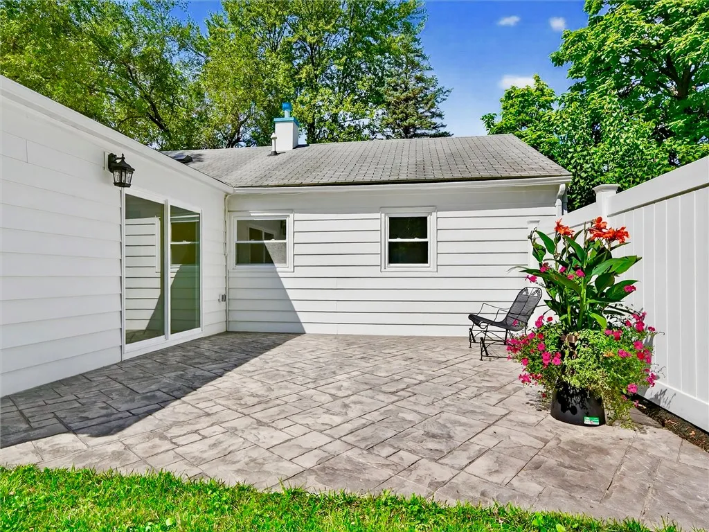 50 Pontiac Street, Webster, New York 14580, Webster, New York 14580, 4 Bedrooms Bedrooms, 7 Rooms Rooms,1 BathroomBathrooms,Residential,Closed,50 Pontiac Street, Webster, New York 14580,0,R1636921