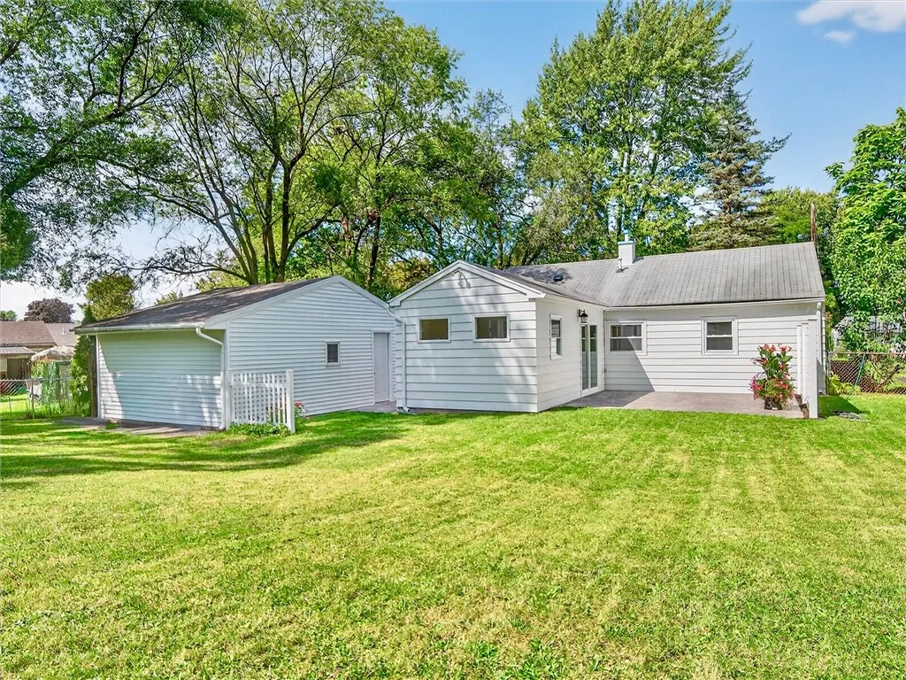 50 Pontiac Street, Webster, New York 14580, Webster, New York 14580, 4 Bedrooms Bedrooms, 7 Rooms Rooms,1 BathroomBathrooms,Residential,Closed,50 Pontiac Street, Webster, New York 14580,0,R1636921