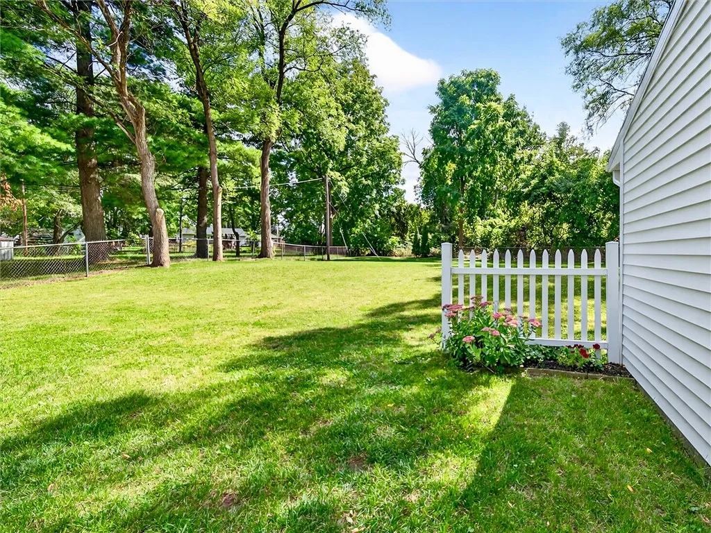 50 Pontiac Street, Webster, New York 14580, Webster, New York 14580, 4 Bedrooms Bedrooms, 7 Rooms Rooms,1 BathroomBathrooms,Residential,Closed,50 Pontiac Street, Webster, New York 14580,0,R1636921