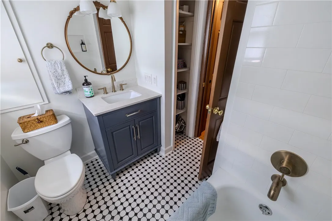 945 Bunker Hill Drive, Macedon, New York 14502, Macedon, New York 14502, 5 Bedrooms Bedrooms, 8 Rooms Rooms,2 BathroomsBathrooms,Residential,For Sale,945 Bunker Hill Drive, Macedon, New York 14502,0,R1636599
