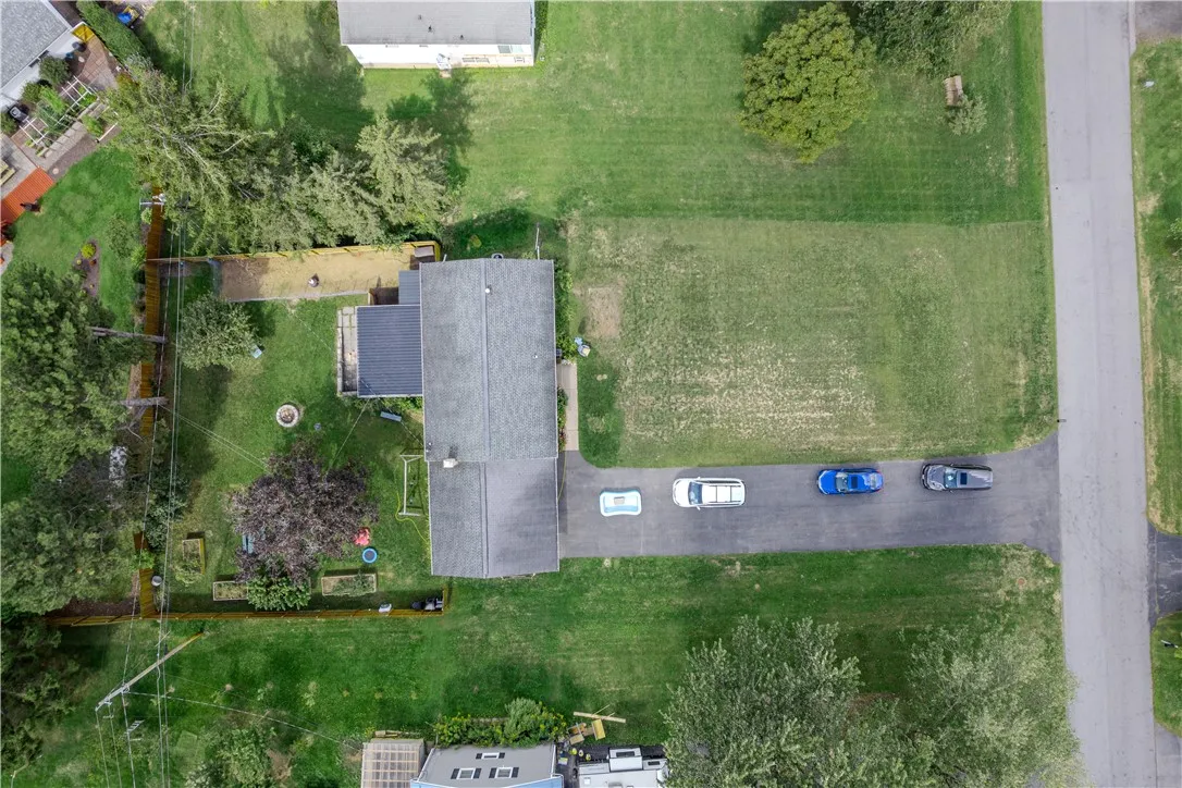 945 Bunker Hill Drive, Macedon, New York 14502, Macedon, New York 14502, 5 Bedrooms Bedrooms, 8 Rooms Rooms,2 BathroomsBathrooms,Residential,For Sale,945 Bunker Hill Drive, Macedon, New York 14502,0,R1636599