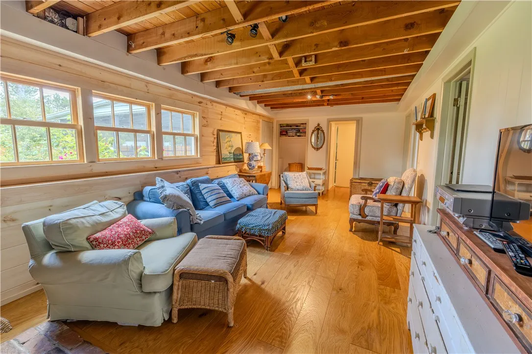 945 Bunker Hill Drive, Macedon, New York 14502, Macedon, New York 14502, 5 Bedrooms Bedrooms, 8 Rooms Rooms,2 BathroomsBathrooms,Residential,For Sale,945 Bunker Hill Drive, Macedon, New York 14502,0,R1636599