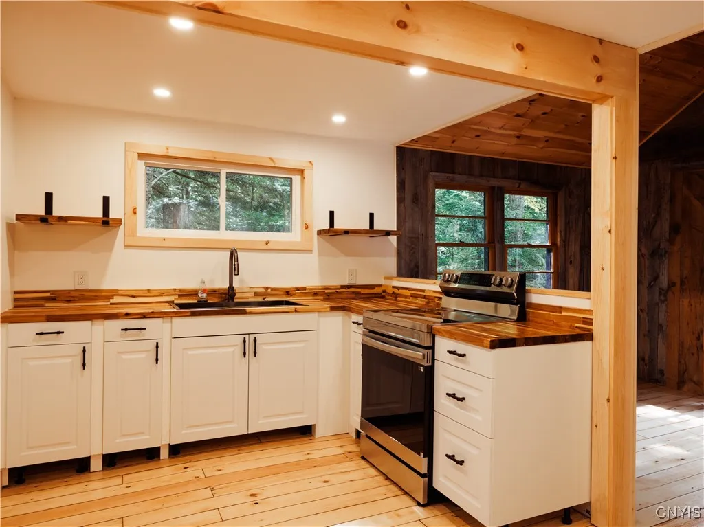 4066 Lakeview Road, Forestport, New York 13338, Forestport, New York 13338, 2 Bedrooms Bedrooms, 4 Rooms Rooms,1 BathroomBathrooms,Residential,For Sale,4066 Lakeview Road, Forestport, New York 13338,0,S1635366