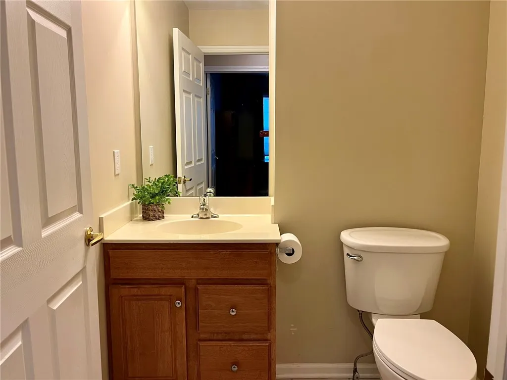 40 Eagle Pine Way, Henrietta, New York 14623, Henrietta, New York 14623, 3 Bedrooms Bedrooms, 6 Rooms Rooms,2 BathroomsBathrooms,Residential,For Sale,40 Eagle Pine Way, Henrietta, New York 14623,0,R1635724