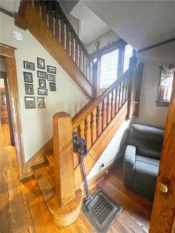 137 Aldine Street, Rochester, New York 14619, Rochester, New York 14619, 5 Bedrooms Bedrooms, 9 Rooms Rooms,1 BathroomBathrooms,Residential,For Sale,137 Aldine Street, Rochester, New York 14619,0,R1633911