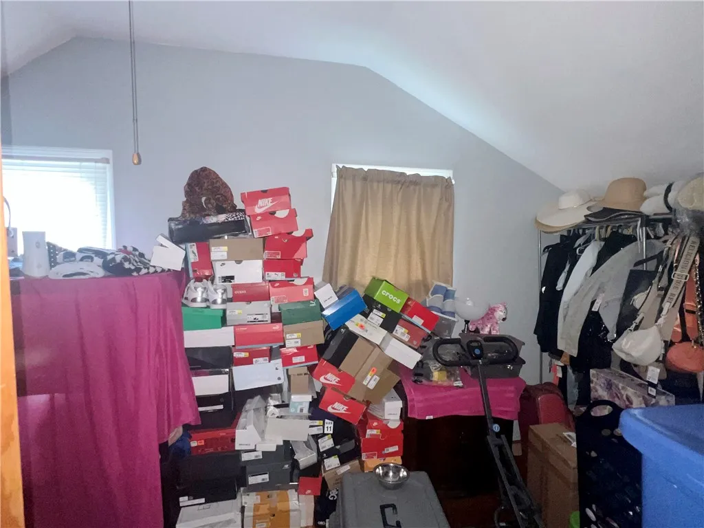 96 Hillendale Street, Rochester, New York 14619, Rochester, New York 14619, 4 Bedrooms Bedrooms, 9 Rooms Rooms,1 BathroomBathrooms,Residential,For Sale,96 Hillendale Street, Rochester, New York 14619,0,R1633949