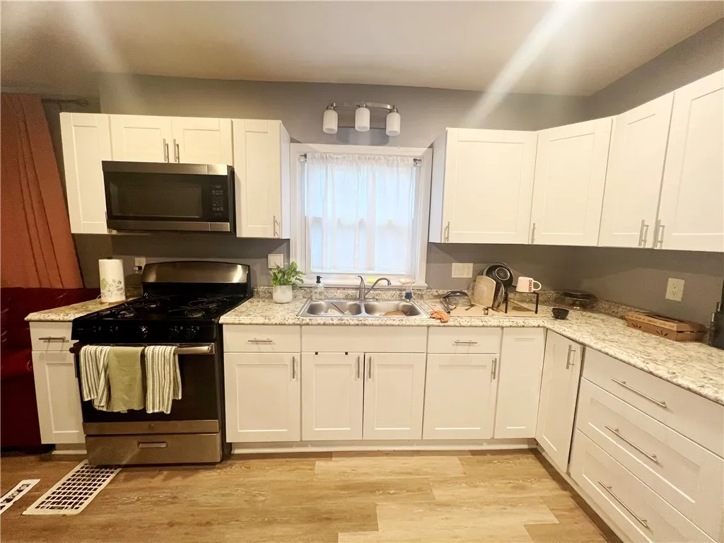 105 Brooks Avenue, Rochester, New York 14619, Rochester, New York 14619, 4 Bedrooms Bedrooms, 7 Rooms Rooms,1 BathroomBathrooms,Residential,For Sale,105 Brooks Avenue, Rochester, New York 14619,0,R1633993