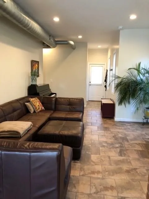 408 West Broad St - Lower, Horseheads, New York 14, Horseheads, New York 14845, 2 Bedrooms Bedrooms, 5 Rooms Rooms,2 BathroomsBathrooms,Residential Lease,For Rent,408 West Broad St - Lower, Horseheads, New York 14,0,R1636952