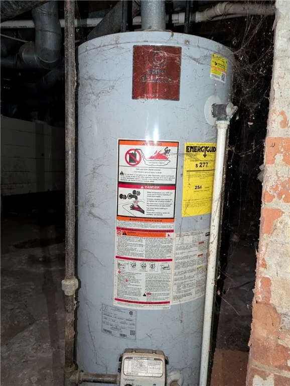 203 Emerson Street, Rochester, New York 14613, Rochester, New York 14613, 5 Bedrooms Bedrooms, ,2 BathroomsBathrooms,Residential,Closed,203 Emerson Street, Rochester, New York 14613,0,R1633871