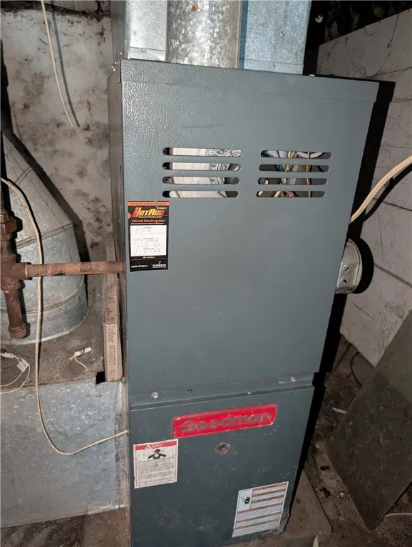 203 Emerson Street, Rochester, New York 14613, Rochester, New York 14613, 5 Bedrooms Bedrooms, ,2 BathroomsBathrooms,Residential,Closed,203 Emerson Street, Rochester, New York 14613,0,R1633871