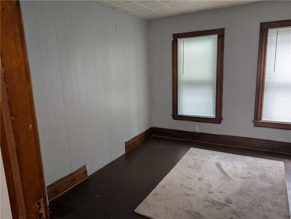 203 Emerson Street, Rochester, New York 14613, Rochester, New York 14613, 5 Bedrooms Bedrooms, ,2 BathroomsBathrooms,Residential,Closed,203 Emerson Street, Rochester, New York 14613,0,R1633871