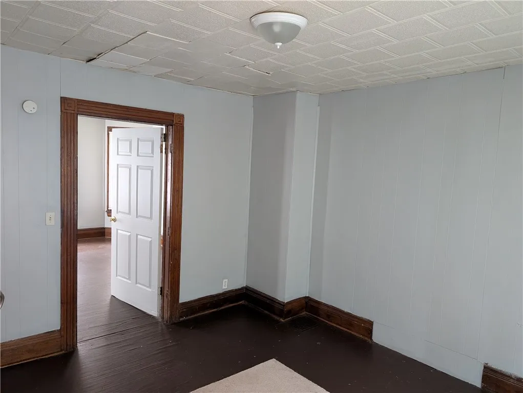 203 Emerson Street, Rochester, New York 14613, Rochester, New York 14613, 5 Bedrooms Bedrooms, ,2 BathroomsBathrooms,Residential,Closed,203 Emerson Street, Rochester, New York 14613,0,R1633871